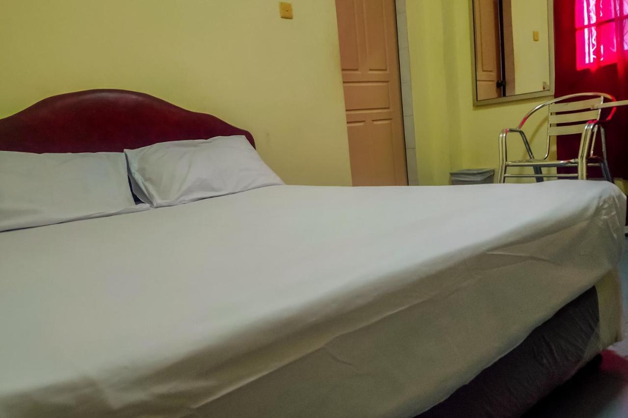 Oyo 3372 Hotel Pelita Terang Наґойя Екстер'єр фото