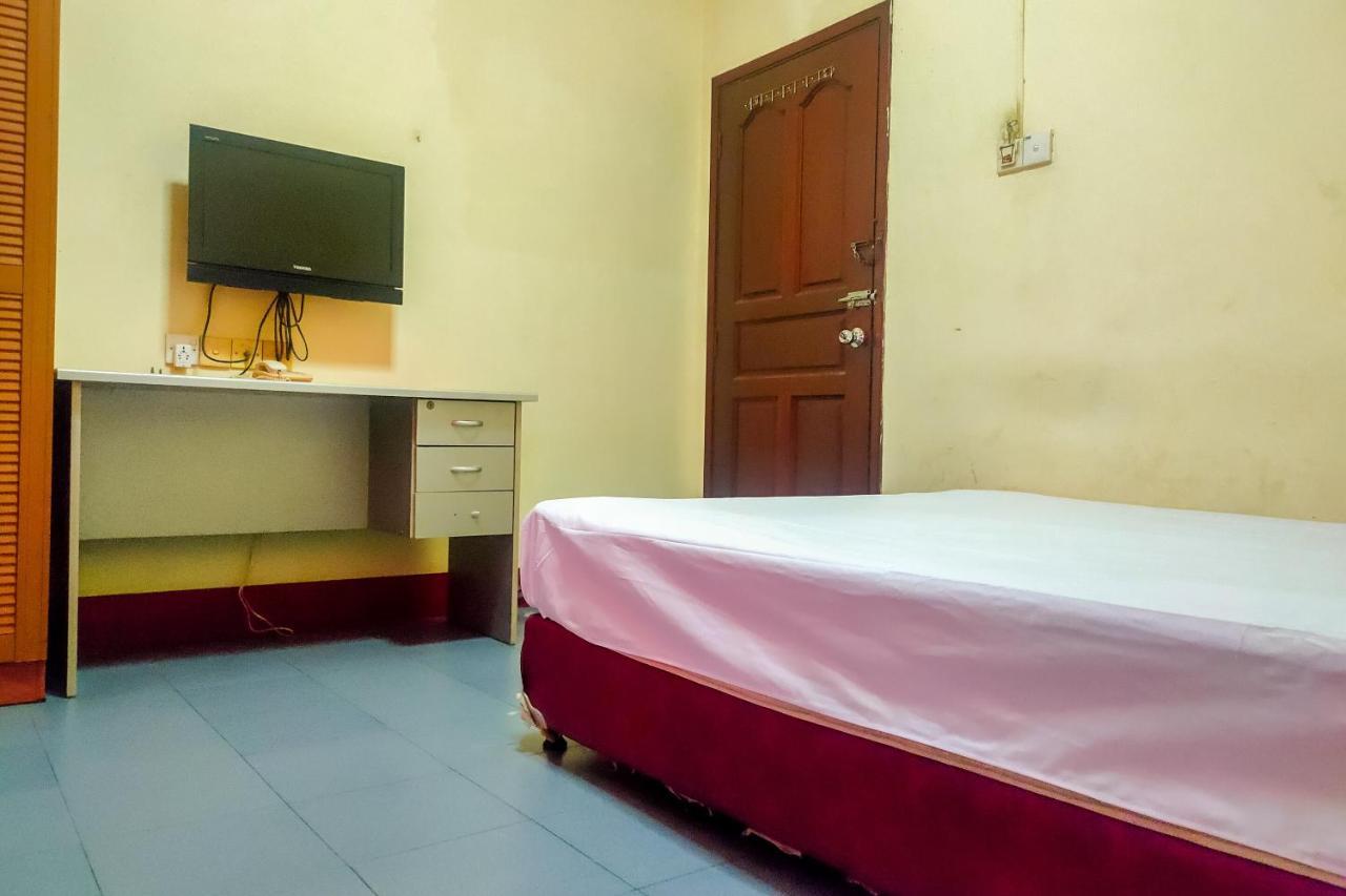 Oyo 3372 Hotel Pelita Terang Наґойя Екстер'єр фото