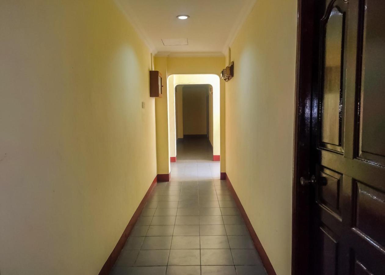 Oyo 3372 Hotel Pelita Terang Наґойя Екстер'єр фото