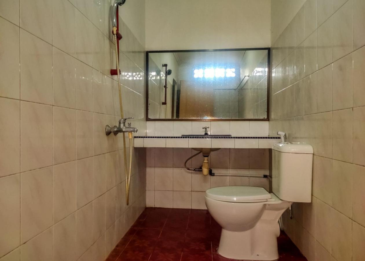 Oyo 3372 Hotel Pelita Terang Наґойя Екстер'єр фото