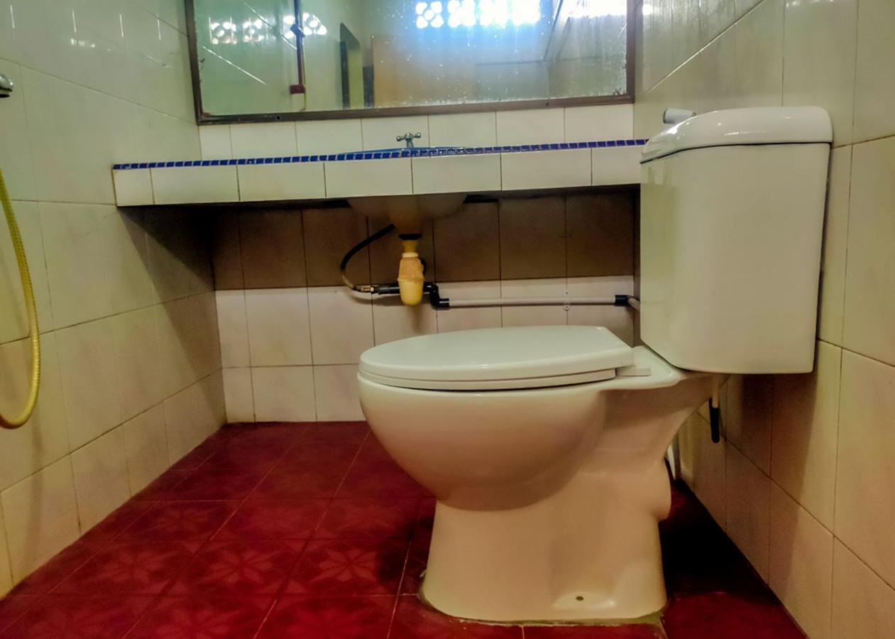 Oyo 3372 Hotel Pelita Terang Наґойя Екстер'єр фото