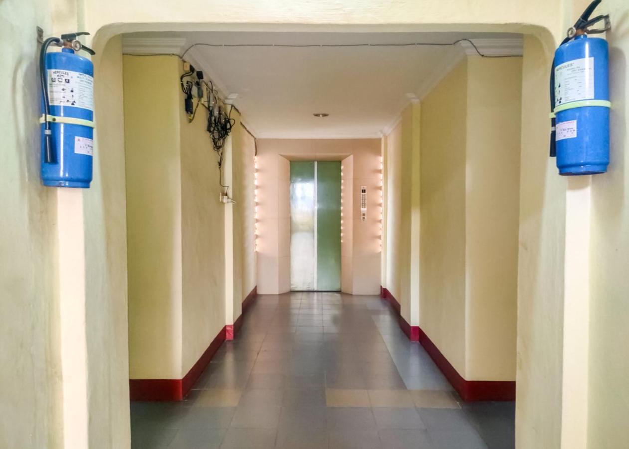 Oyo 3372 Hotel Pelita Terang Наґойя Екстер'єр фото