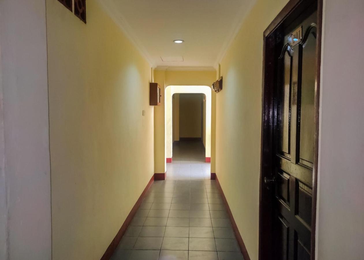 Oyo 3372 Hotel Pelita Terang Наґойя Екстер'єр фото