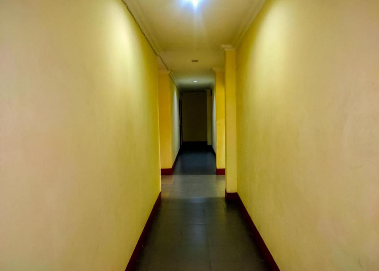 Oyo 3372 Hotel Pelita Terang Наґойя Екстер'єр фото