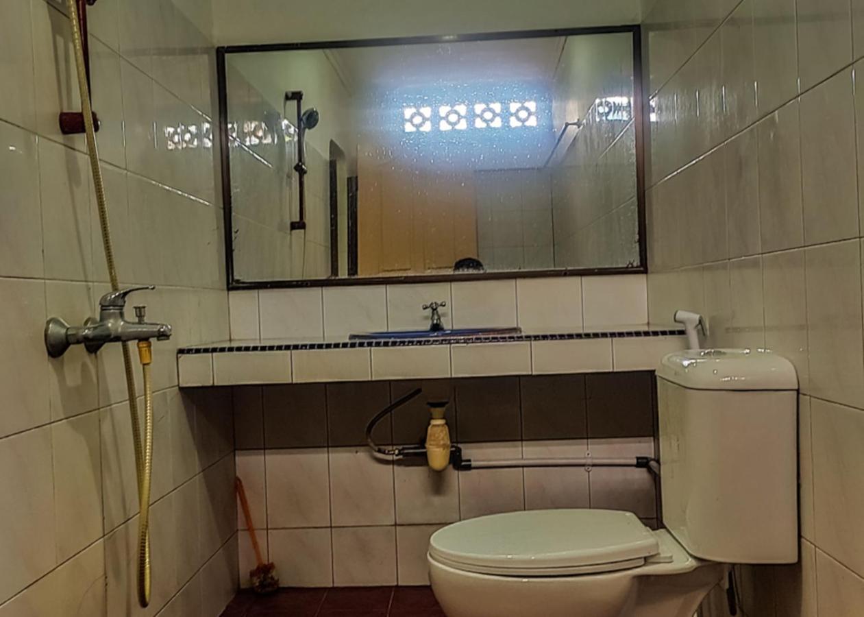 Oyo 3372 Hotel Pelita Terang Наґойя Екстер'єр фото