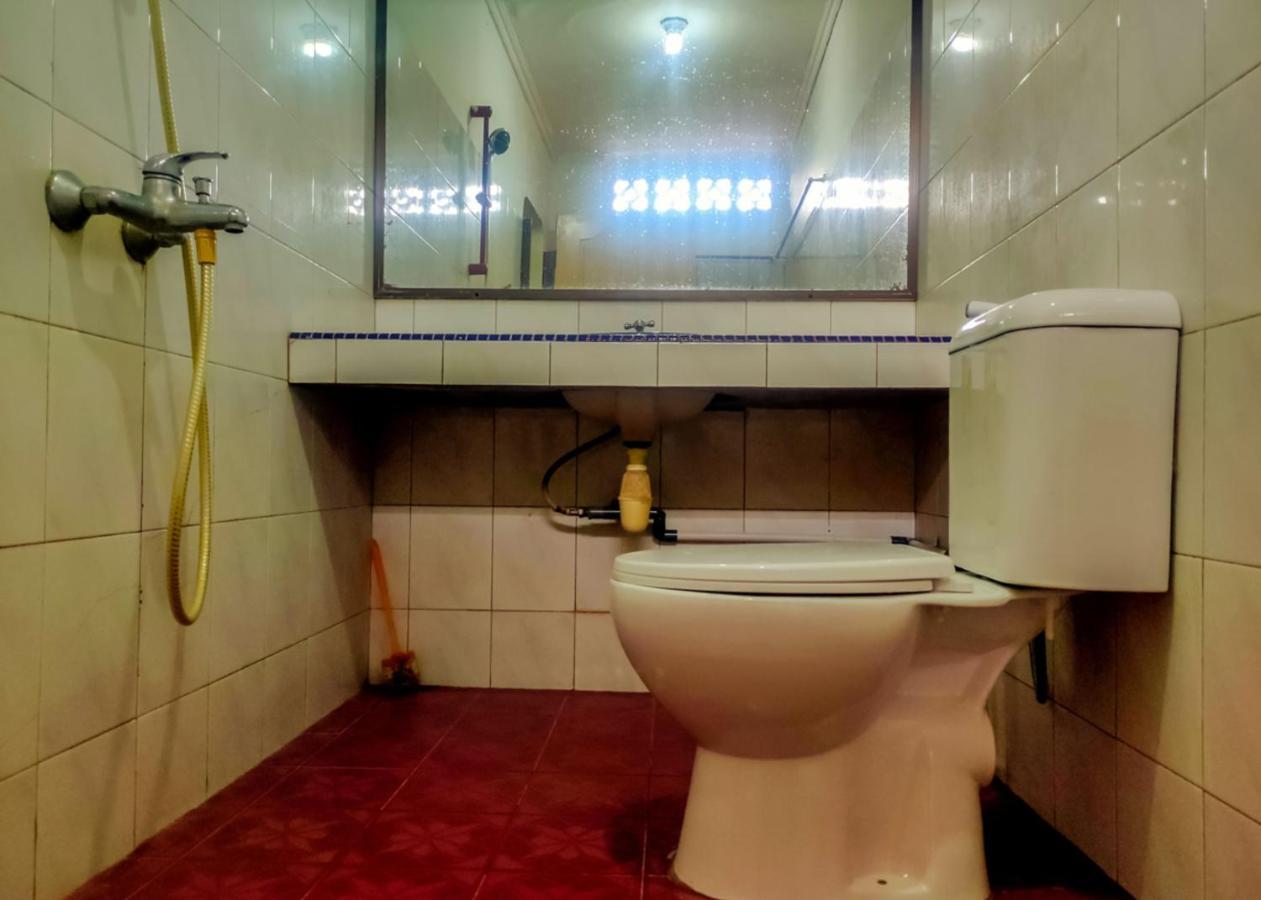 Oyo 3372 Hotel Pelita Terang Наґойя Екстер'єр фото